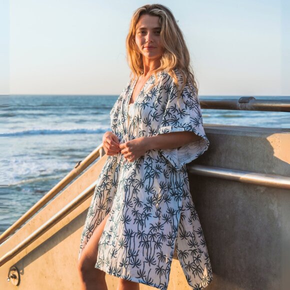 Splendid - The Tropic Veil Coverup - Cream/Teal Palms - Picture 1 of 8
